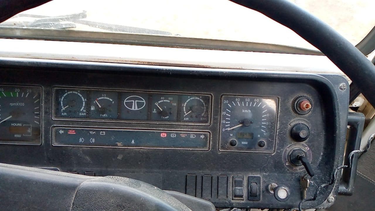 Tata 2516C 6x4 · — image 14