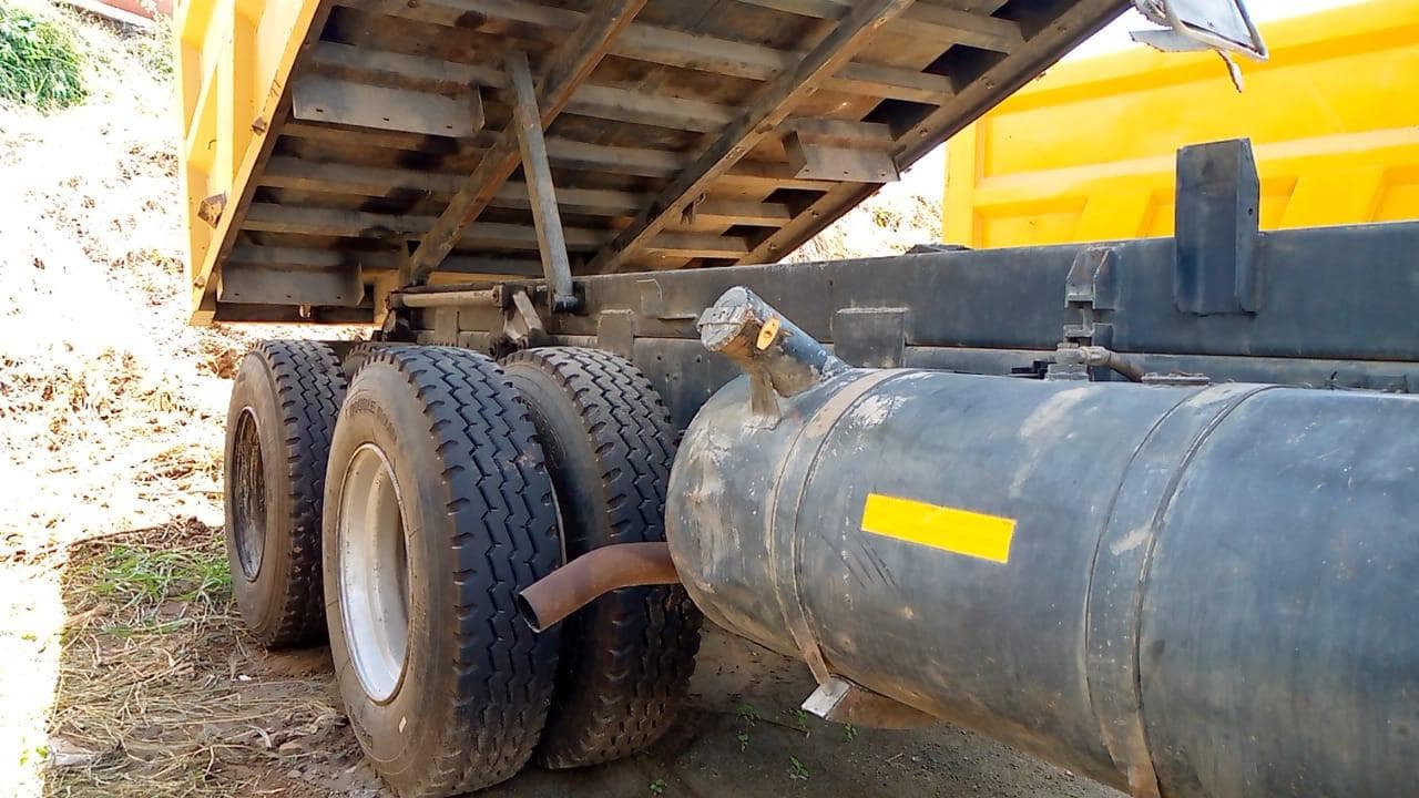 Tata 2516C 6x4 · — imagen 8