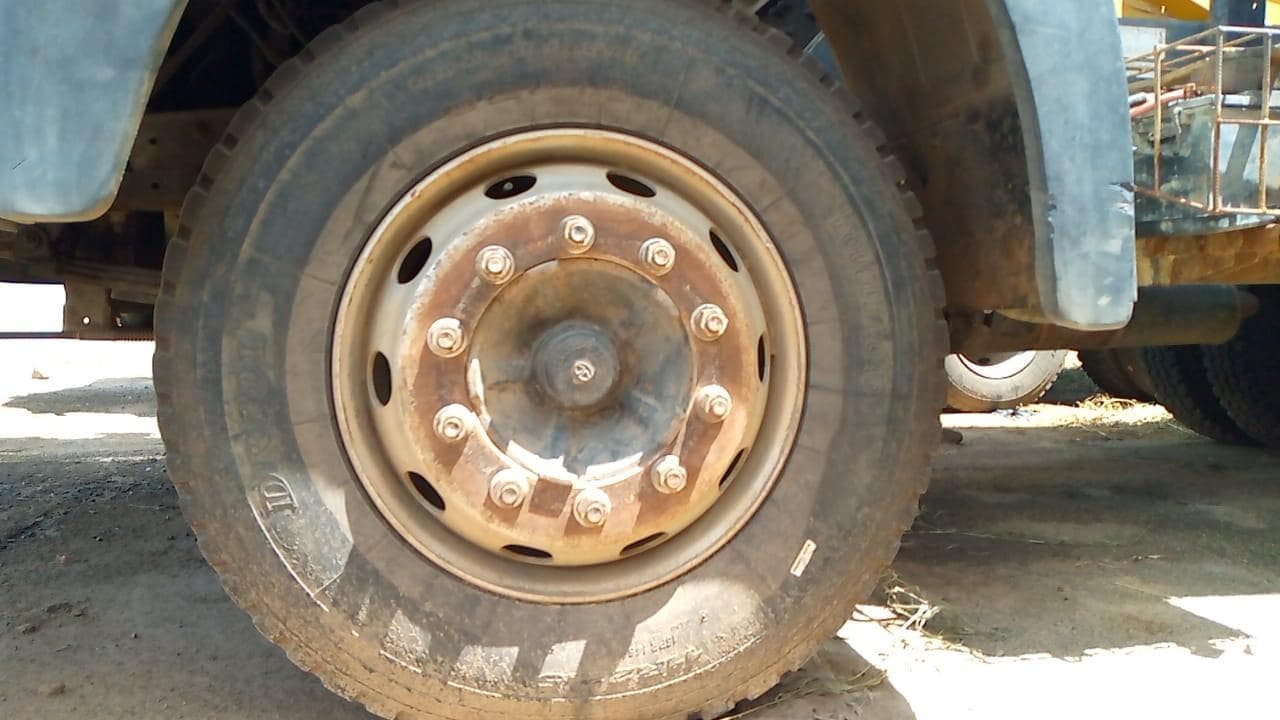Tata 2516C 6x4 · — imagen 10