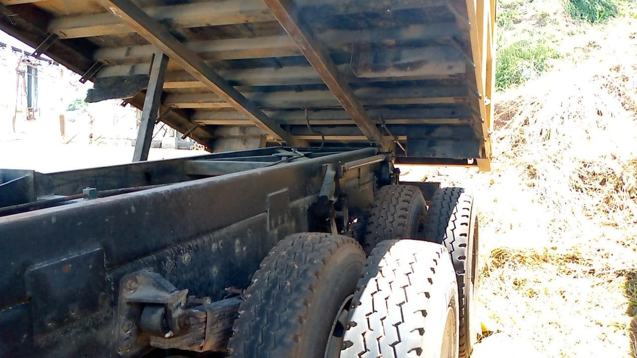 Tata 2516C 6x4 · — imagen 3