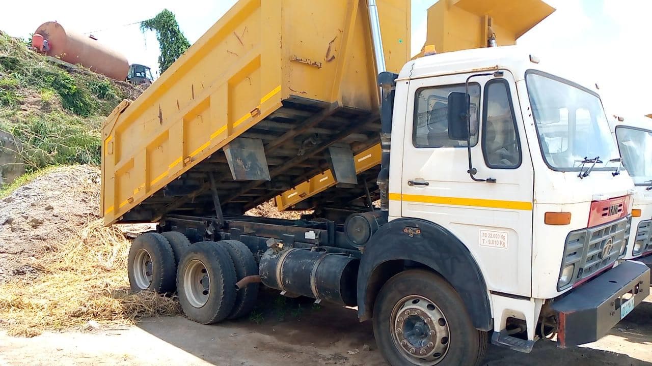 Tata 2516C 6x4 · — imagen 6