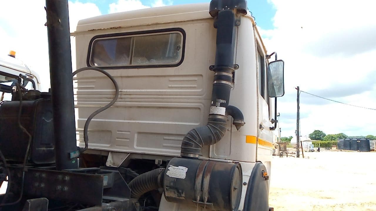 Tata 2516C 6x4 · — imagen 8