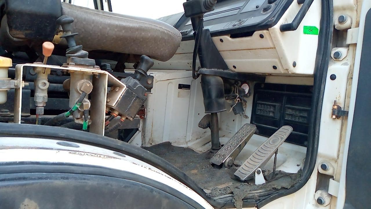 Tata 2516C 6x4 · — imagen 11
