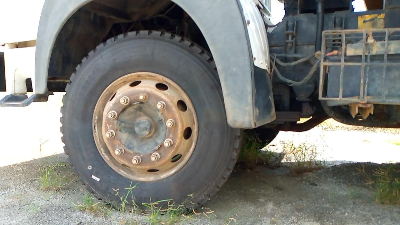 Tata 2516C 6x4 · — imagem 5
