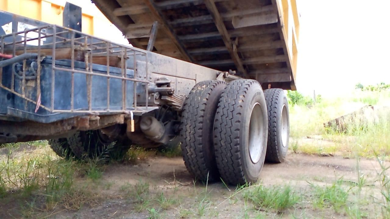 Tata 2516C 6x4 · — imagen 3