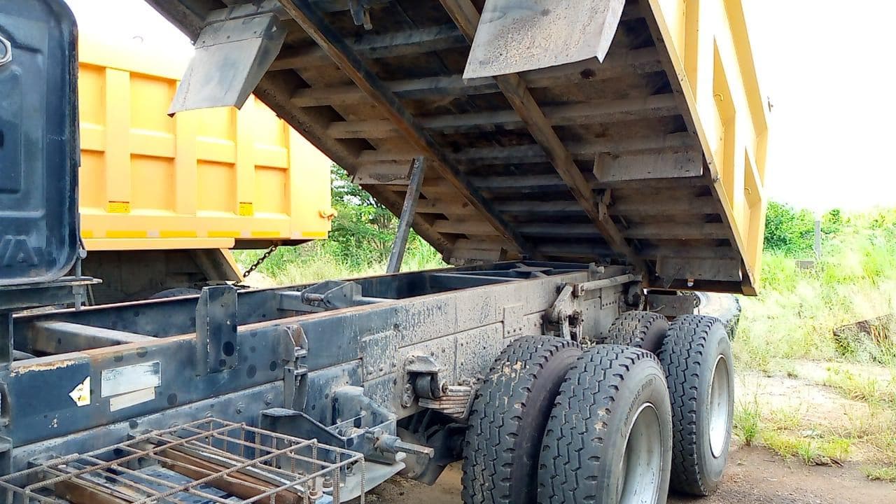 Tata 2516C 6x4 · — imagen 10