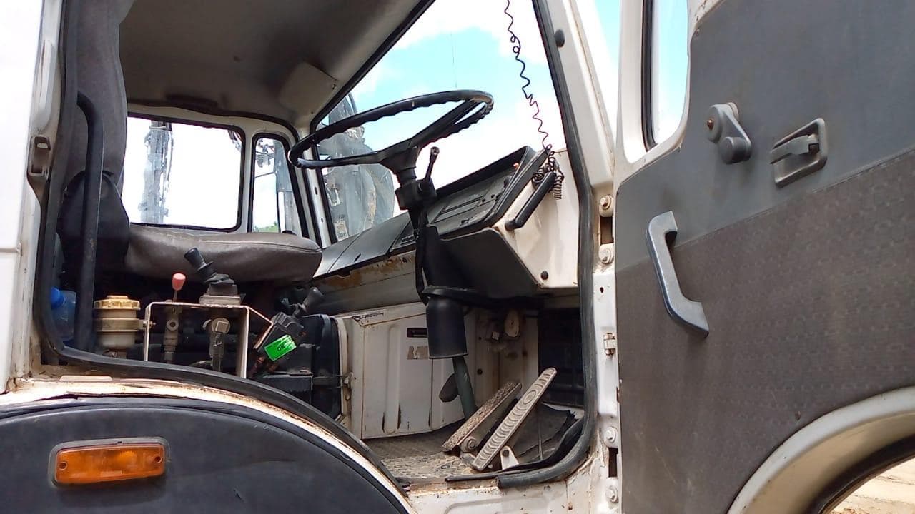 Tata 2516C 6x4 · — imagen 12