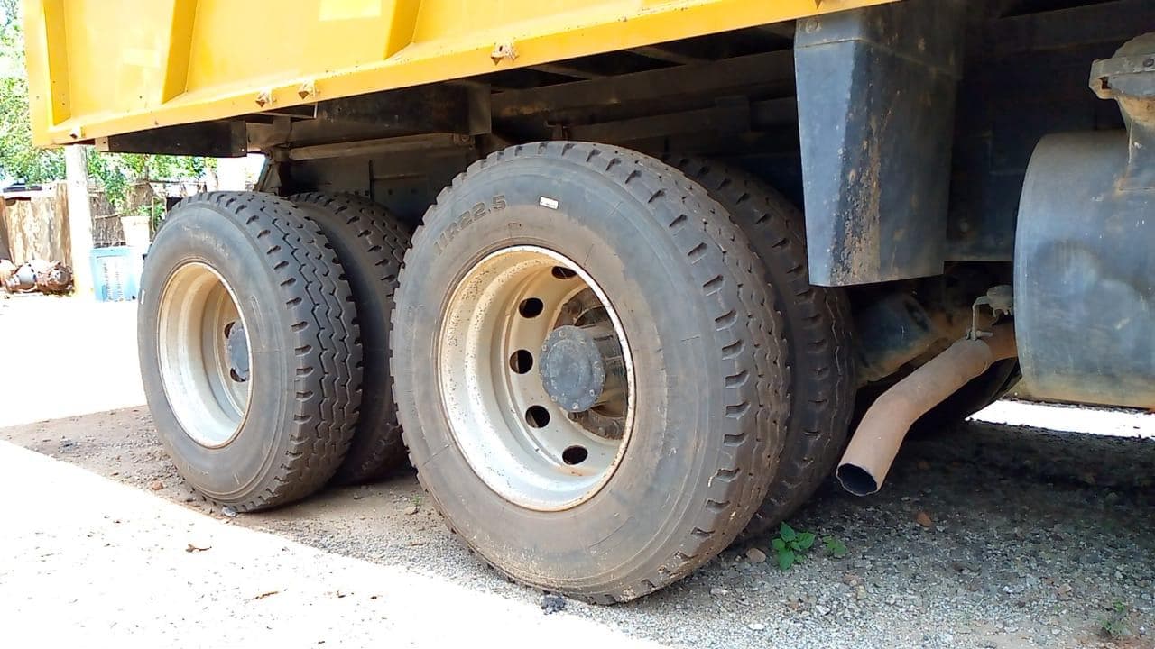 Tata 2516C 6x4 · — imagen 5