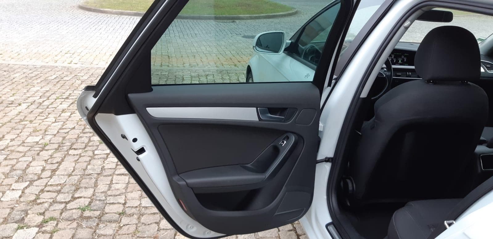 Audi A4 Avant — image 15