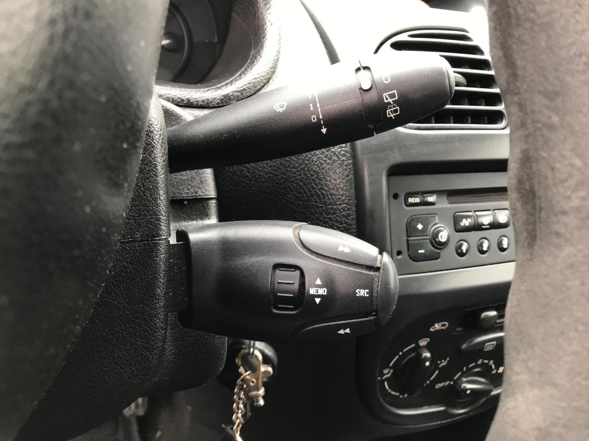 Peugeot 206 1.1 · Ano 2003 — imagem 15