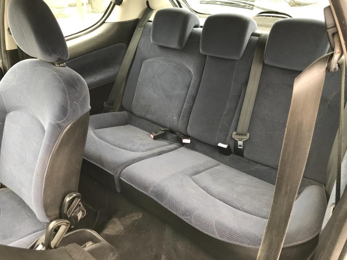 Peugeot 206 1.1 · Ano 2003 — imagem 17
