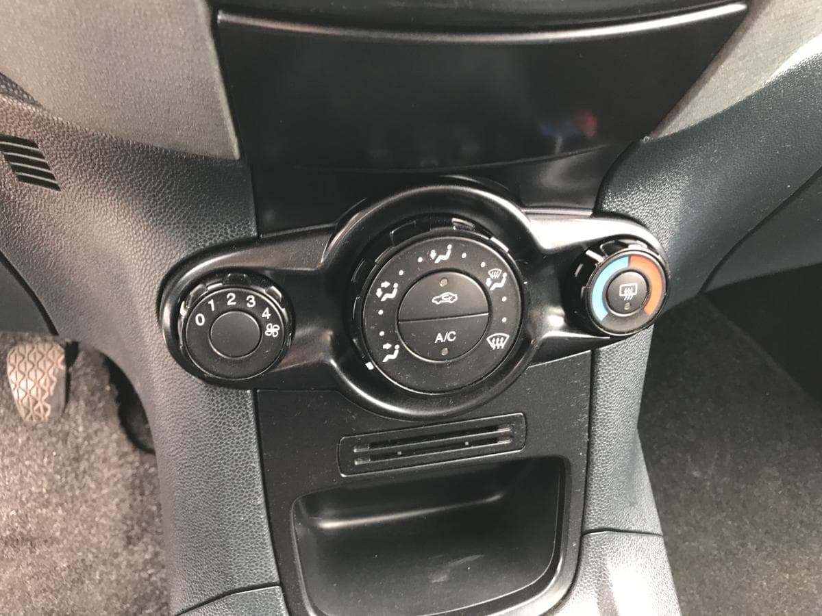 Ford Fiesta 1.4 TDCI · Ano 2009 — imagem 15