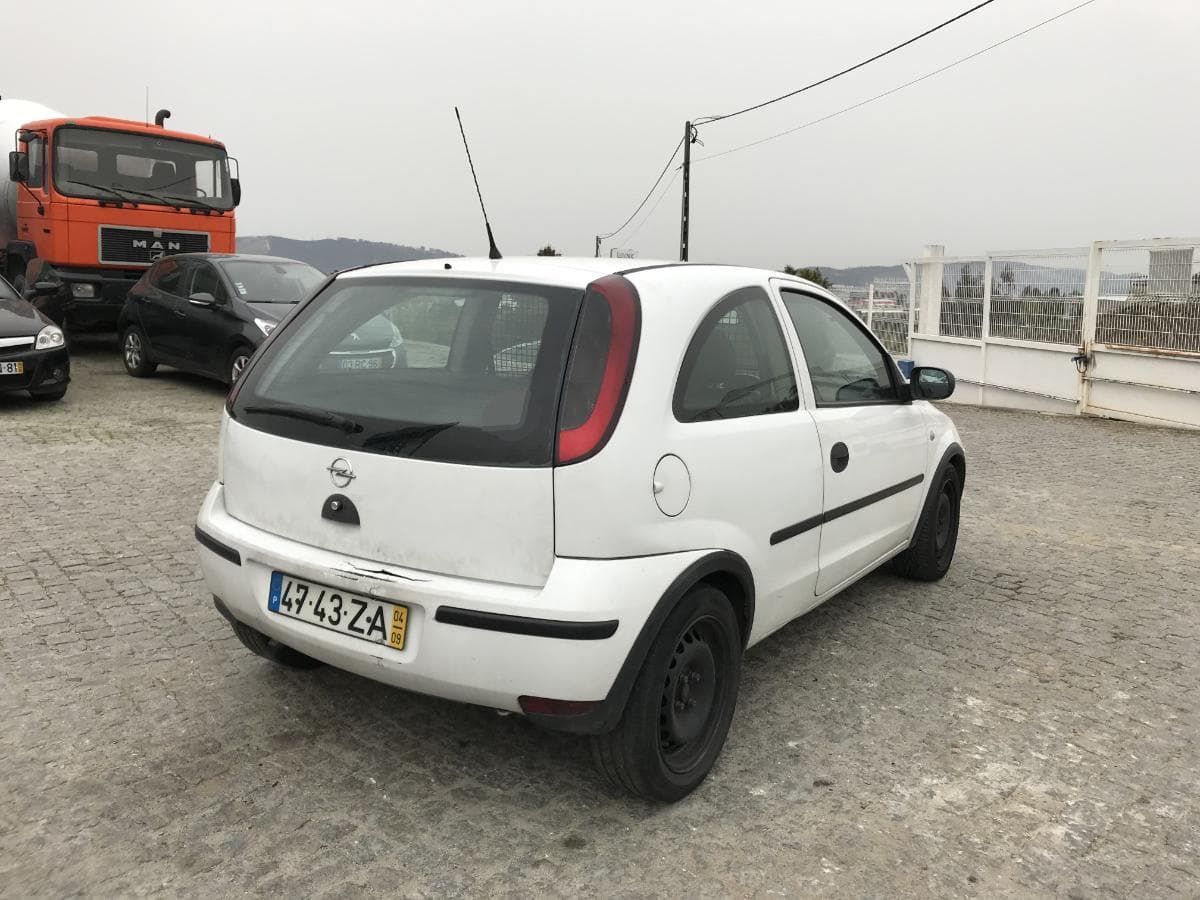 Opel Corsa 1.3 CDTI · Ano 2004 — imagem 4