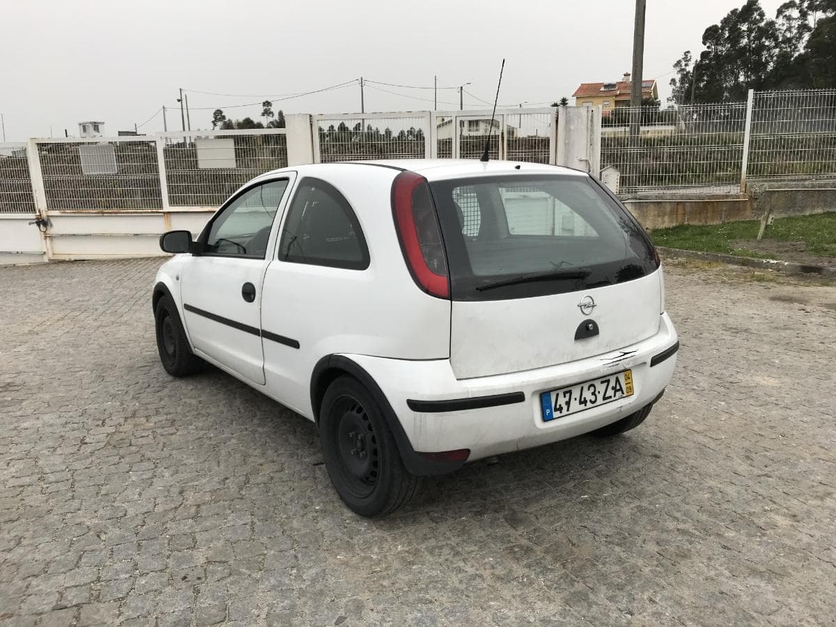 Opel Corsa 1.3 CDTI · Ano 2004 — imagem 6