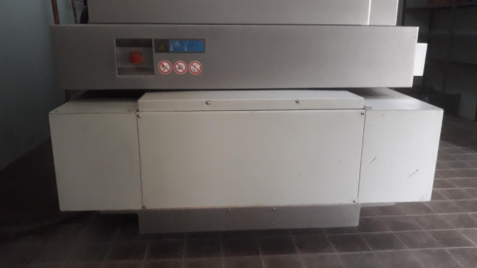 Máquina de erosão CNC — image 12