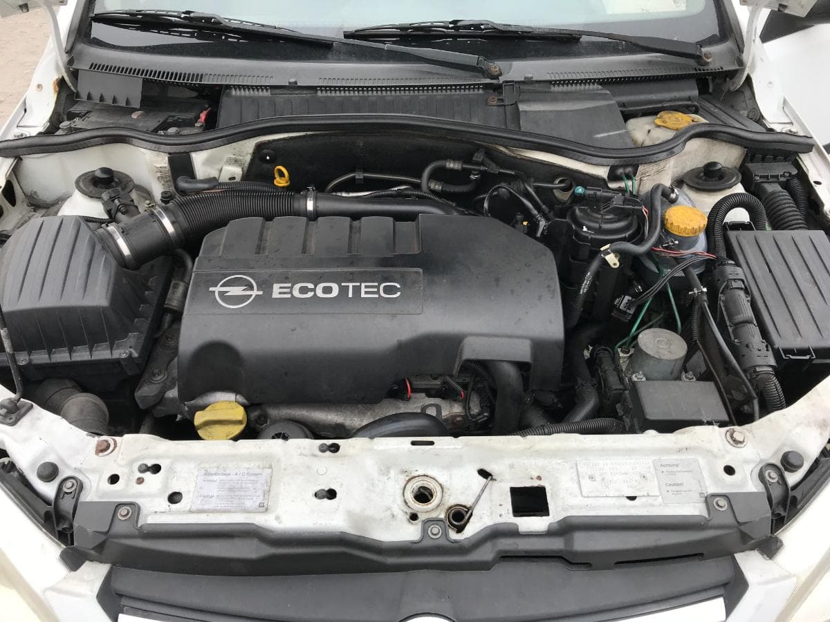 Opel Corsa 1.3 CDTI · Ano 2004 — imagem 9