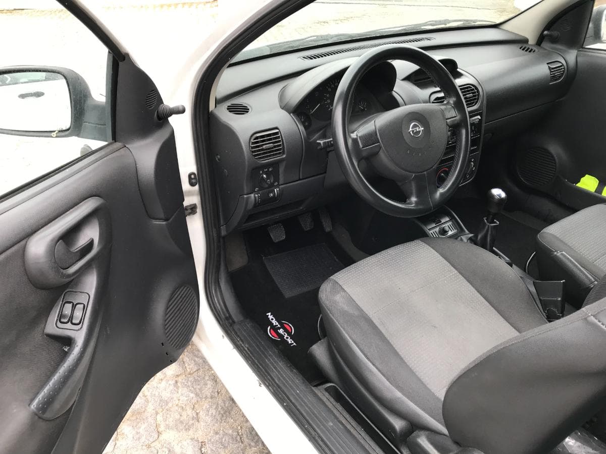 Opel Corsa 1.3 CDTI · Ano 2004 — imagem 12