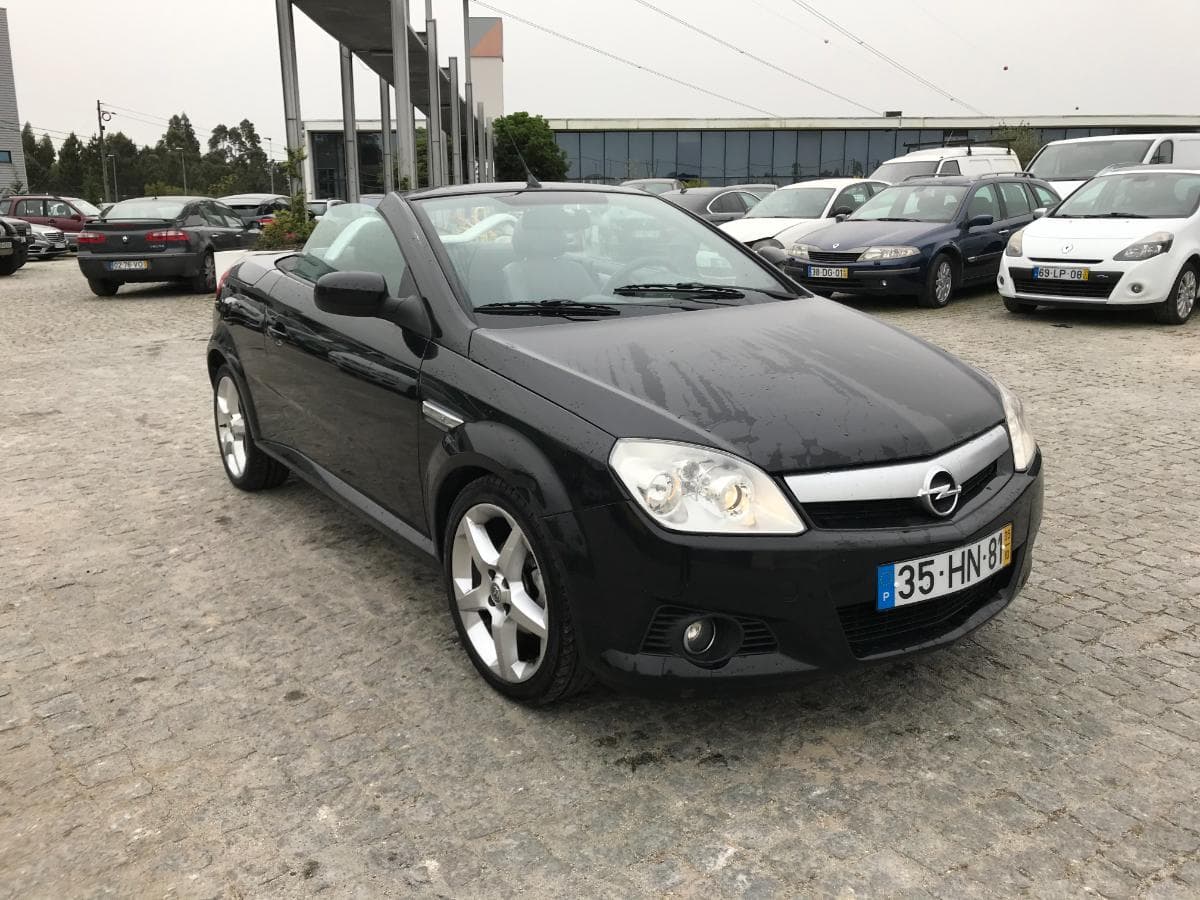 Opel Tigra TwinTop 1.3 CDTI · Ano 2005 — imagen 1