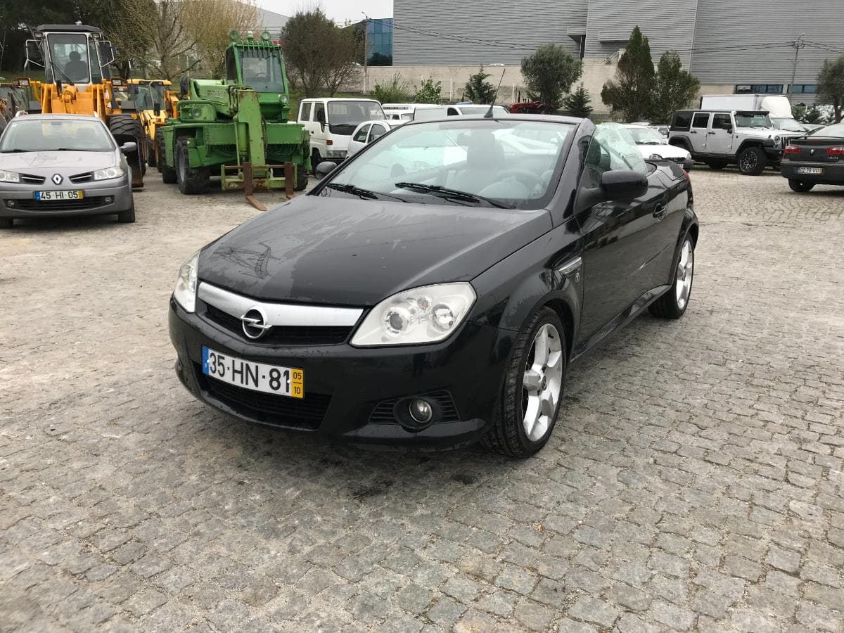 Opel Tigra TwinTop 1.3 CDTI · Ano 2005 — imagen 3