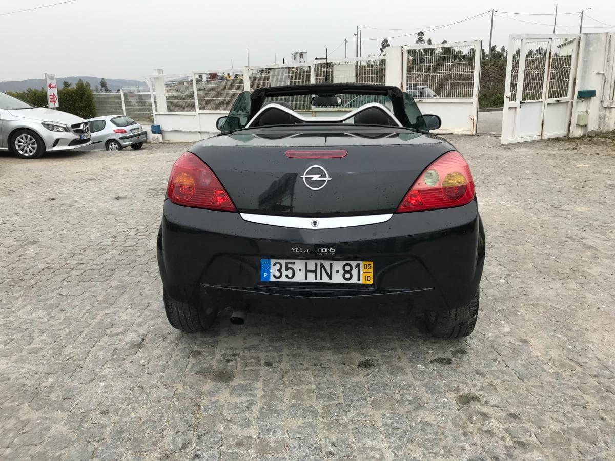 Opel Tigra TwinTop 1.3 CDTI · Ano 2005 — imagen 5