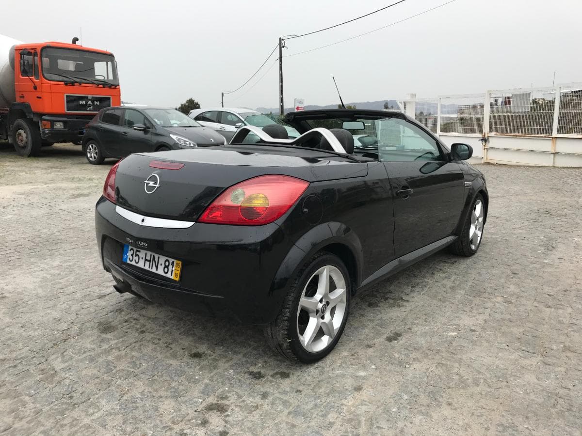 Opel Tigra TwinTop 1.3 CDTI · Ano 2005 — imagen 6