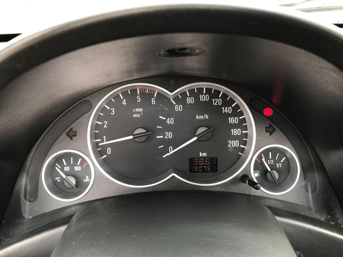 Opel Tigra TwinTop 1.3 CDTI · Ano 2005 — imagen 14