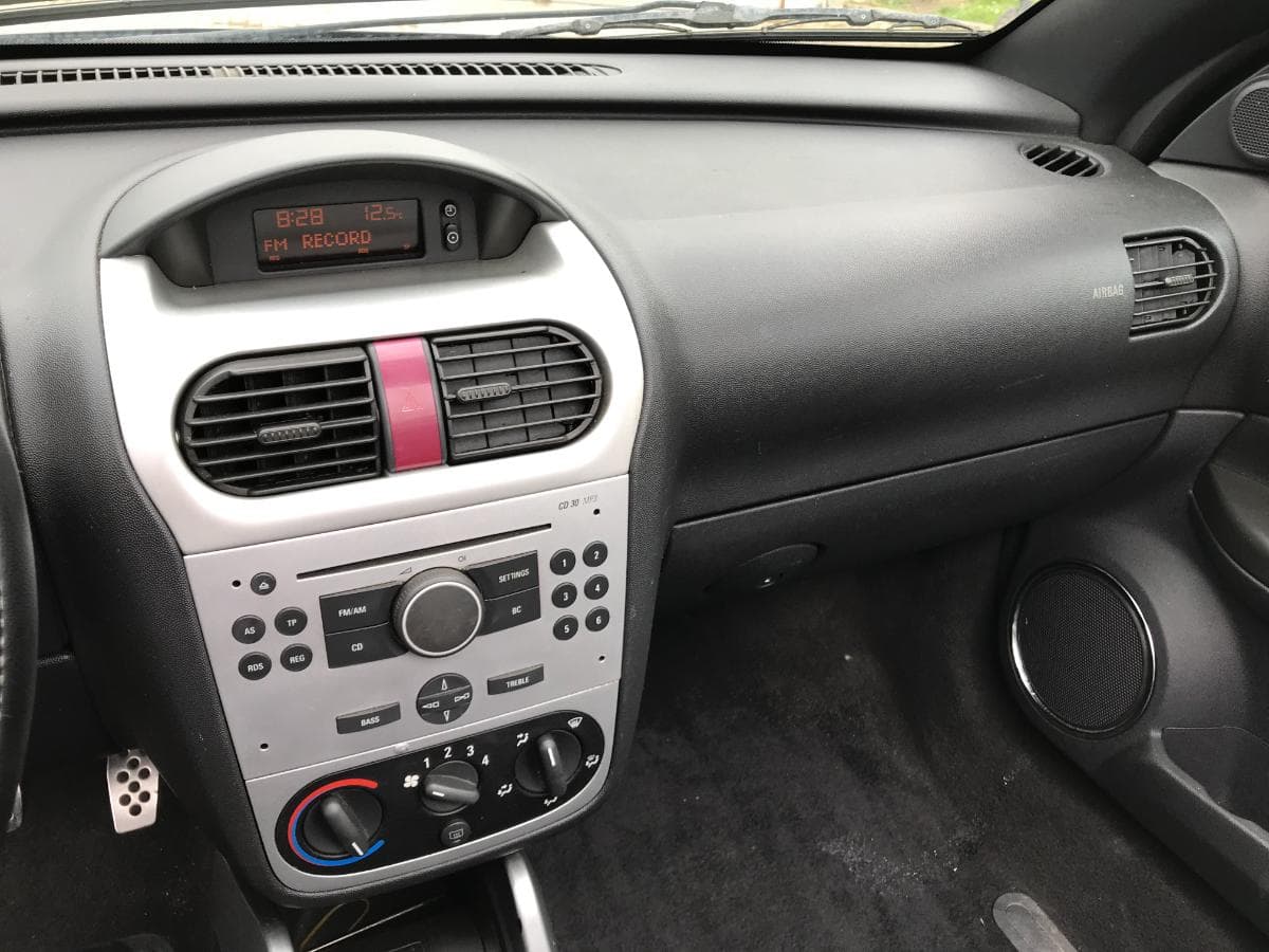 Opel Tigra TwinTop 1.3 CDTI · Ano 2005 — imagen 15