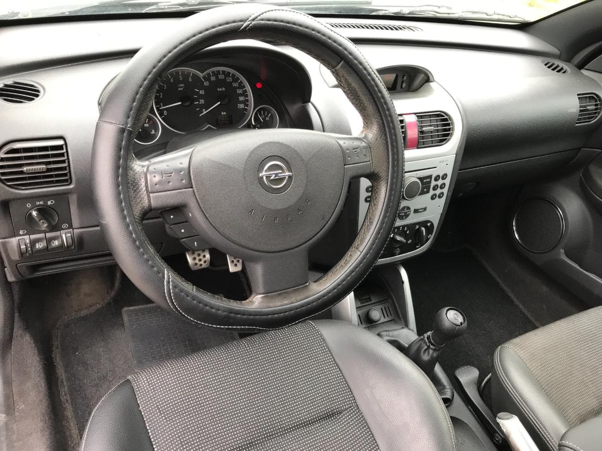Opel Tigra TwinTop 1.3 CDTI · Ano 2005 — imagen 21