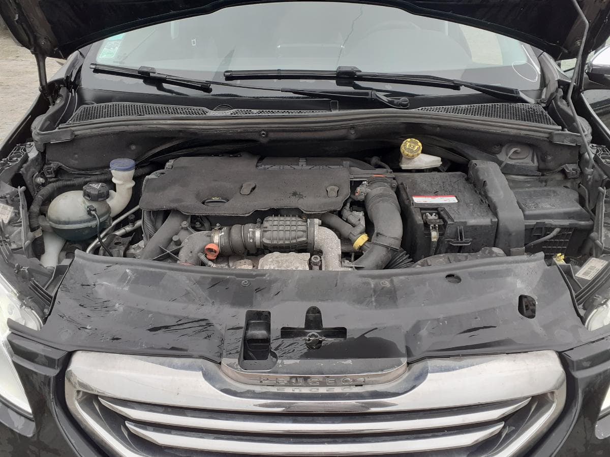 Peugeot 2008 1.6 HDI · Ano 2014 — imagem 9