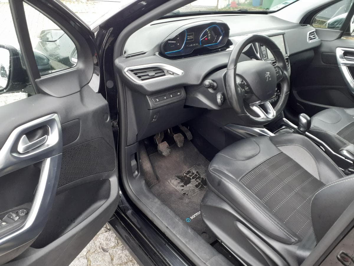 Peugeot 2008 1.6 HDI · Ano 2014 — imagem 13