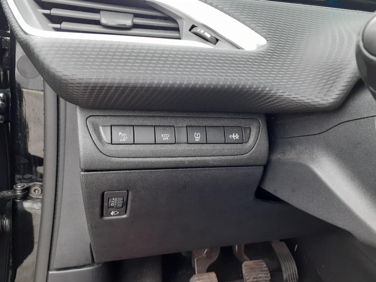 Peugeot 2008 1.6 HDI · Ano 2014 — imagem 24