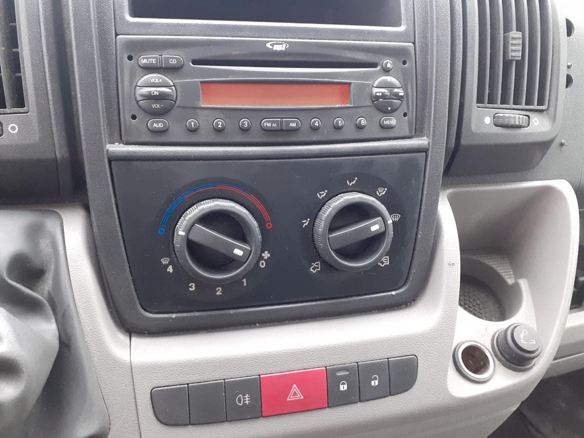 Peugeot Boxer 2.2 HDI · Ano 2011 — imagem 24