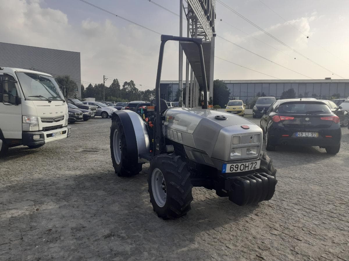 Trator Hurlimann XF 90 4X4 · Ano 2014 — imagem 1