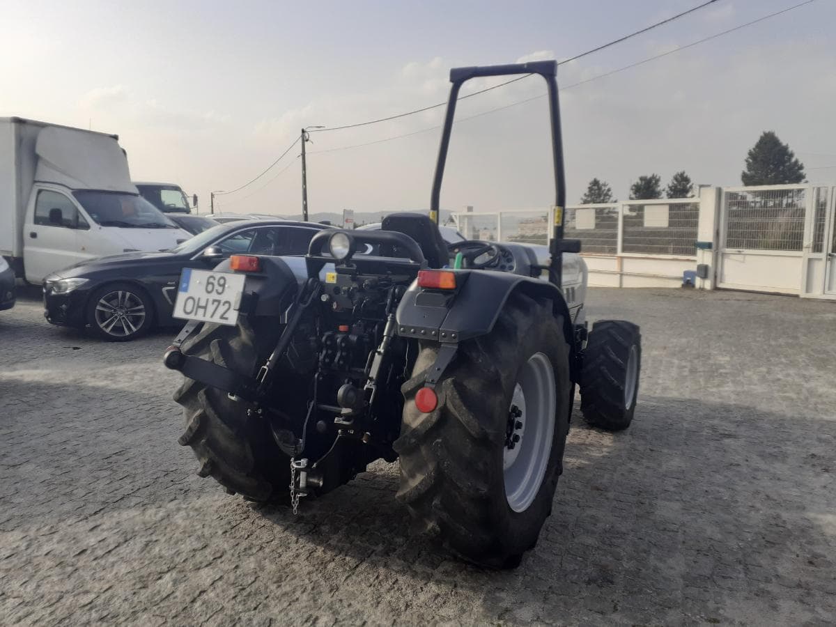 Trator Hurlimann XF 90 4X4 · Ano 2014 — imagem 4