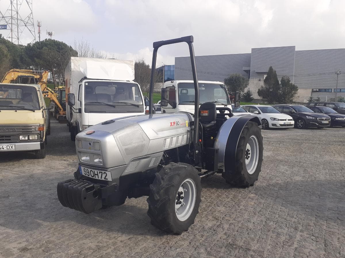 Trator Hurlimann XF 90 4X4 · Ano 2014 — imagem 3