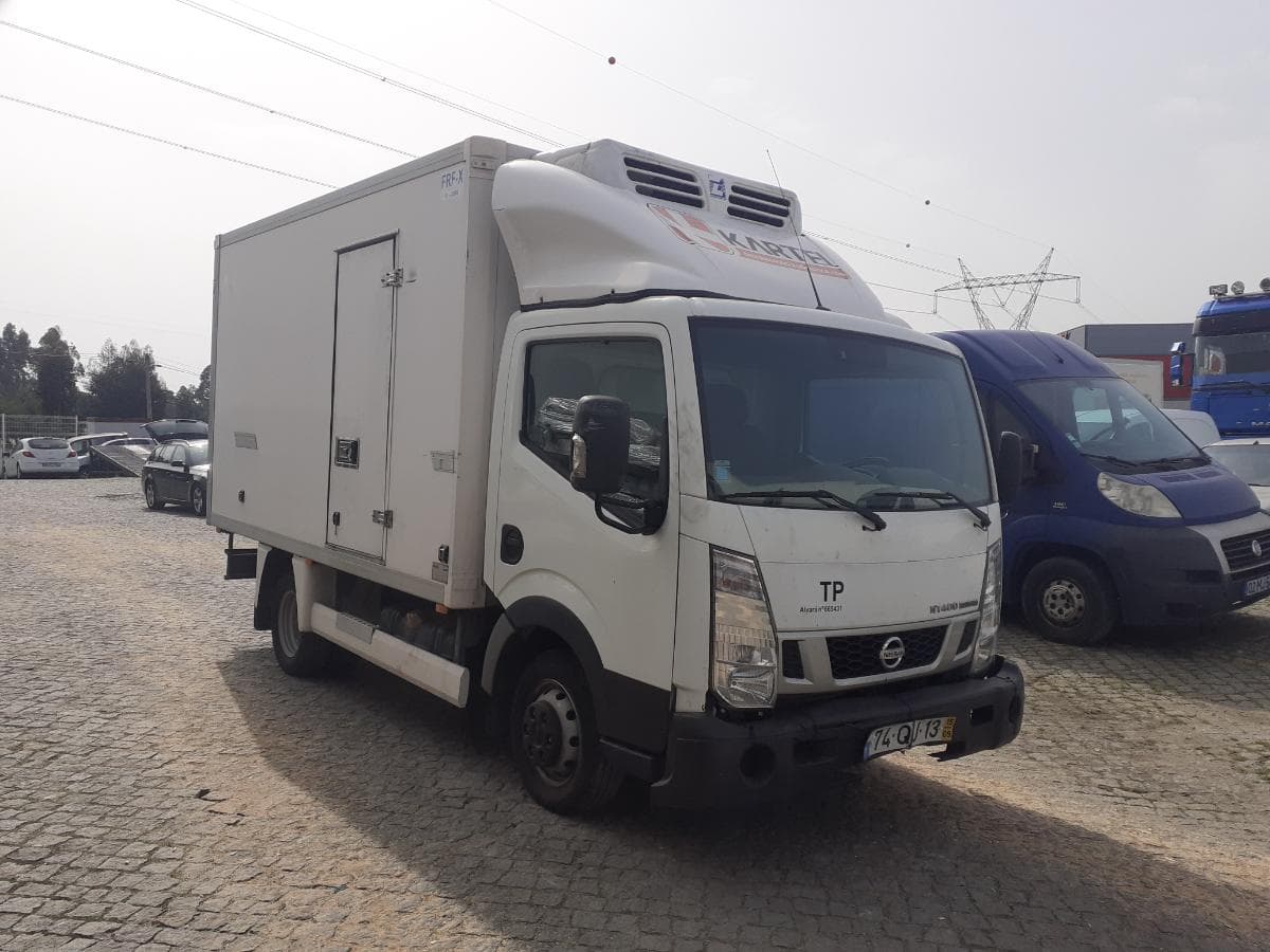 Nissan Cabstar NT400 Cabstar · Ano 2015