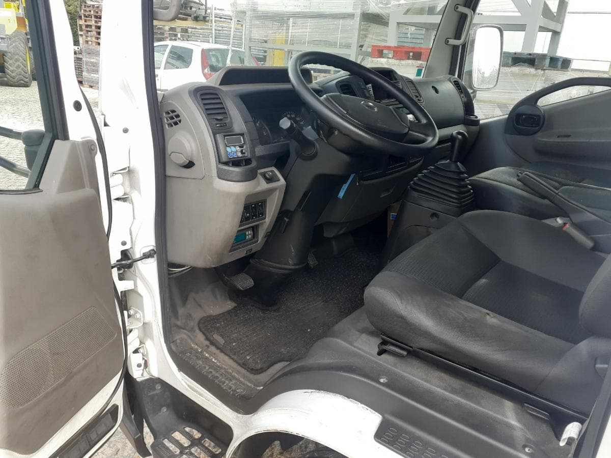 Nissan Cabstar NT400 Cabstar · Année 2015 — image 12