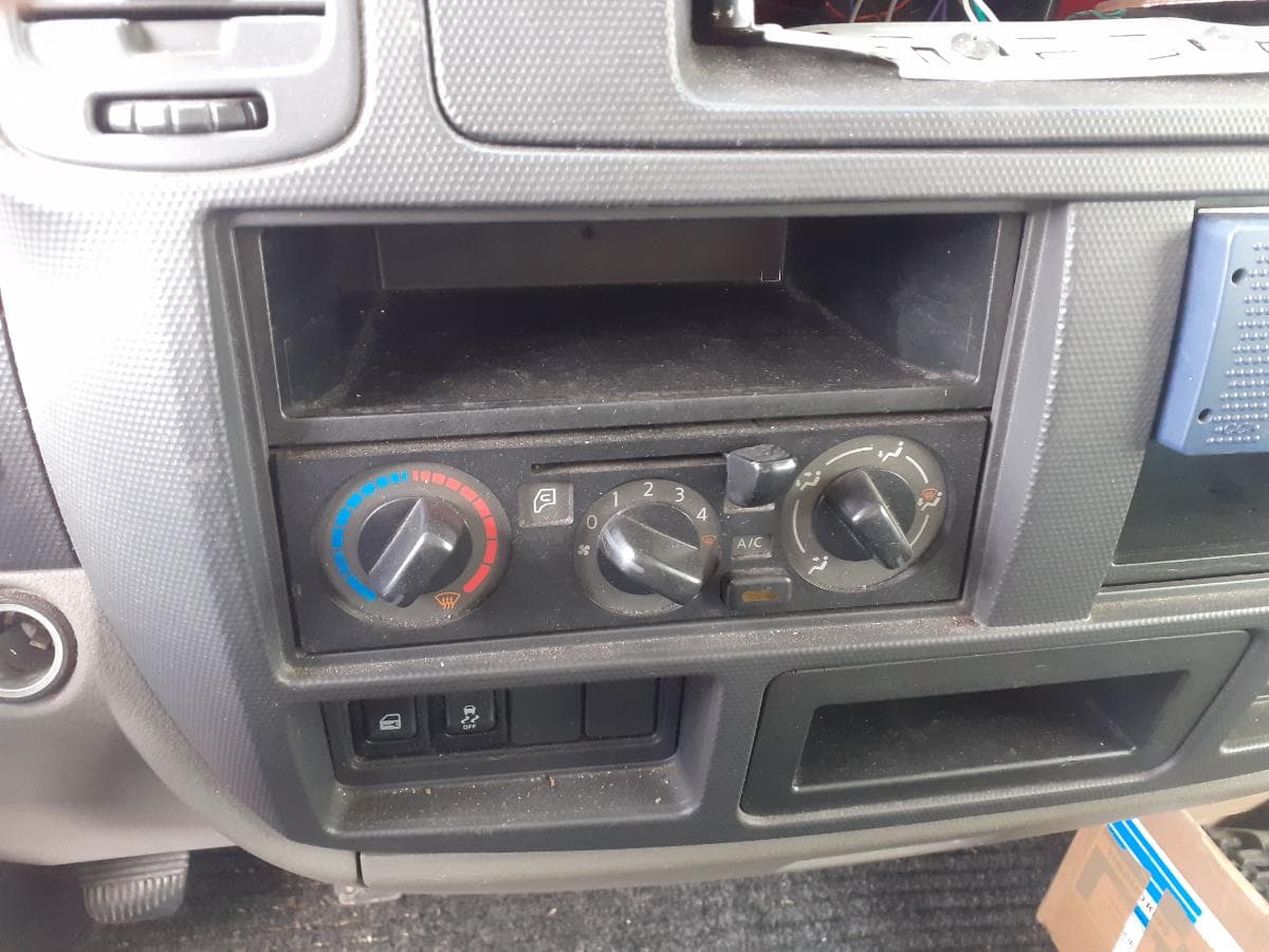 Nissan Cabstar NT400 Cabstar · Année 2015 — image 17