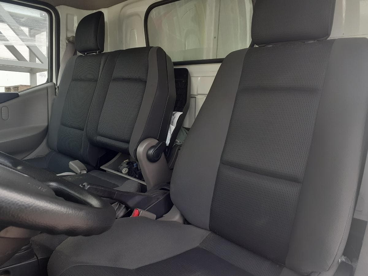 Nissan Cabstar NT400 Cabstar · Année 2015 — image 15