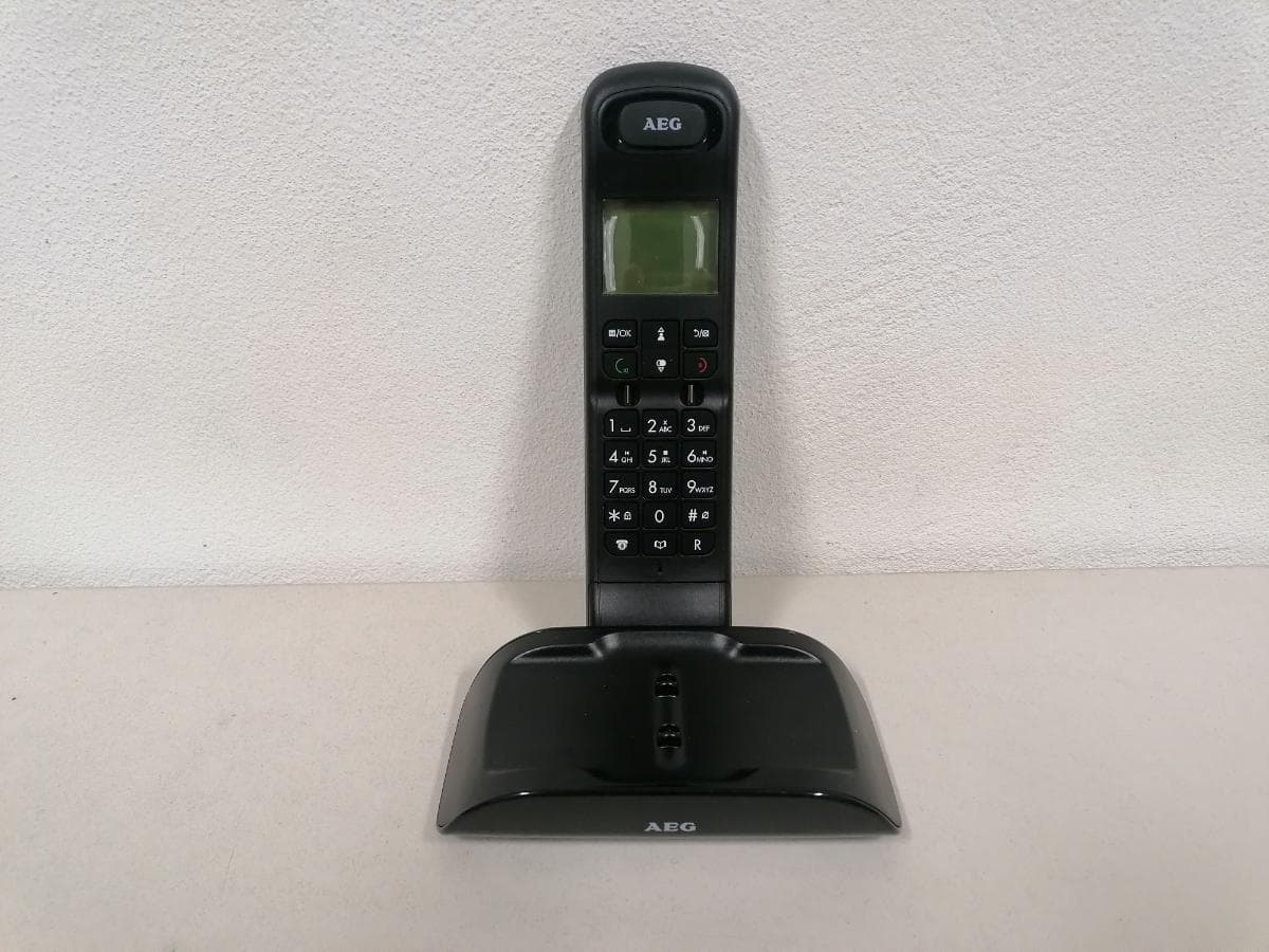 Téléphone + Rasoir + Téléphone portable — image 1