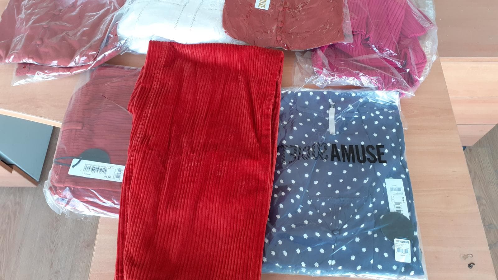 Stock de Roupa e Calçado — image 4