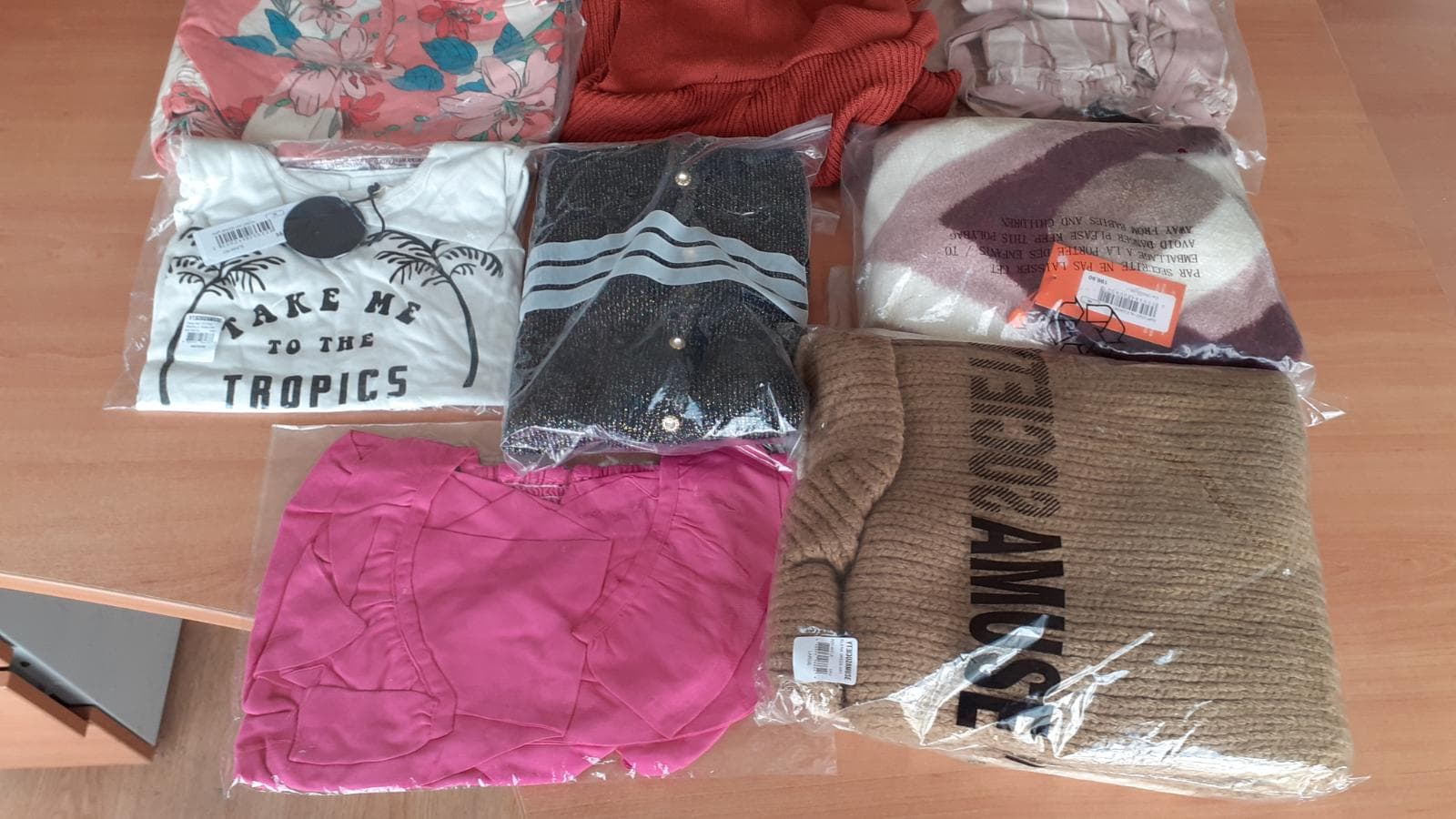 Stock de Roupa e Calçado — image 8