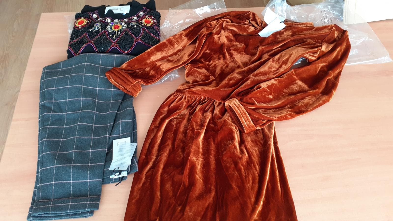 Stock de Roupa e Calçado — image 10