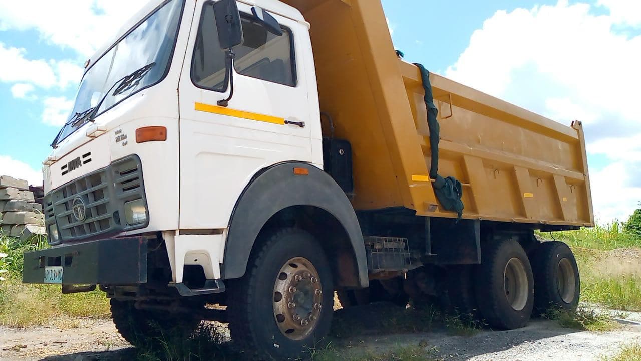 Tata 2516C 6x4 ·