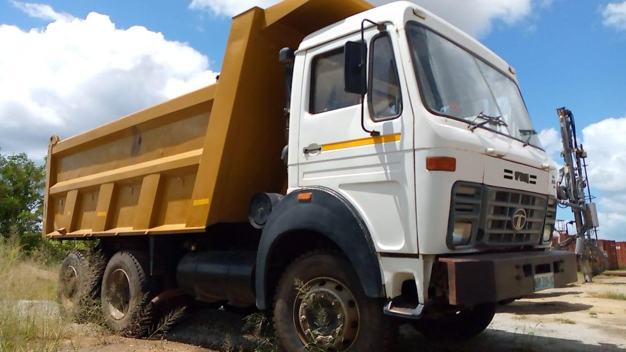 Tata 2516C 6x4 · — imagem 7