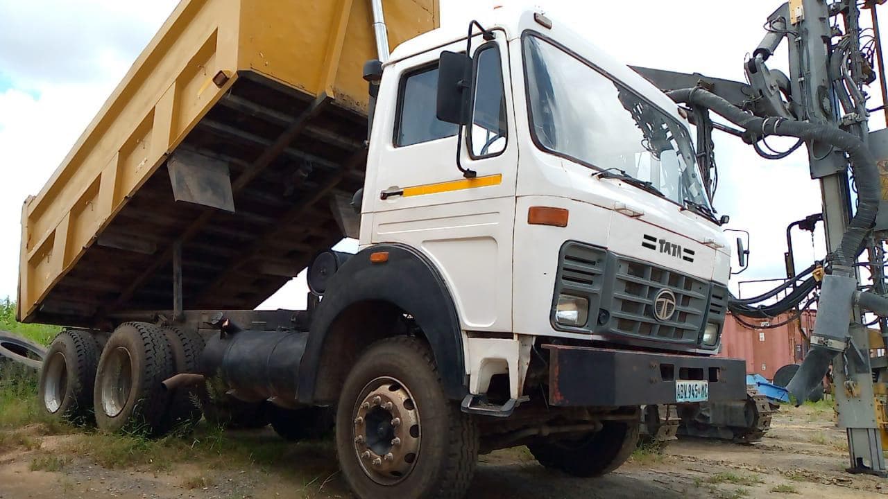 Tata 2516C 6x4 · — imagen 14