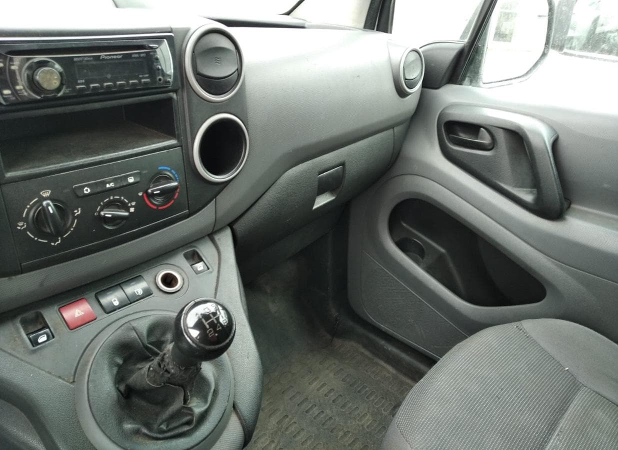 Peugeot Partner — image 9