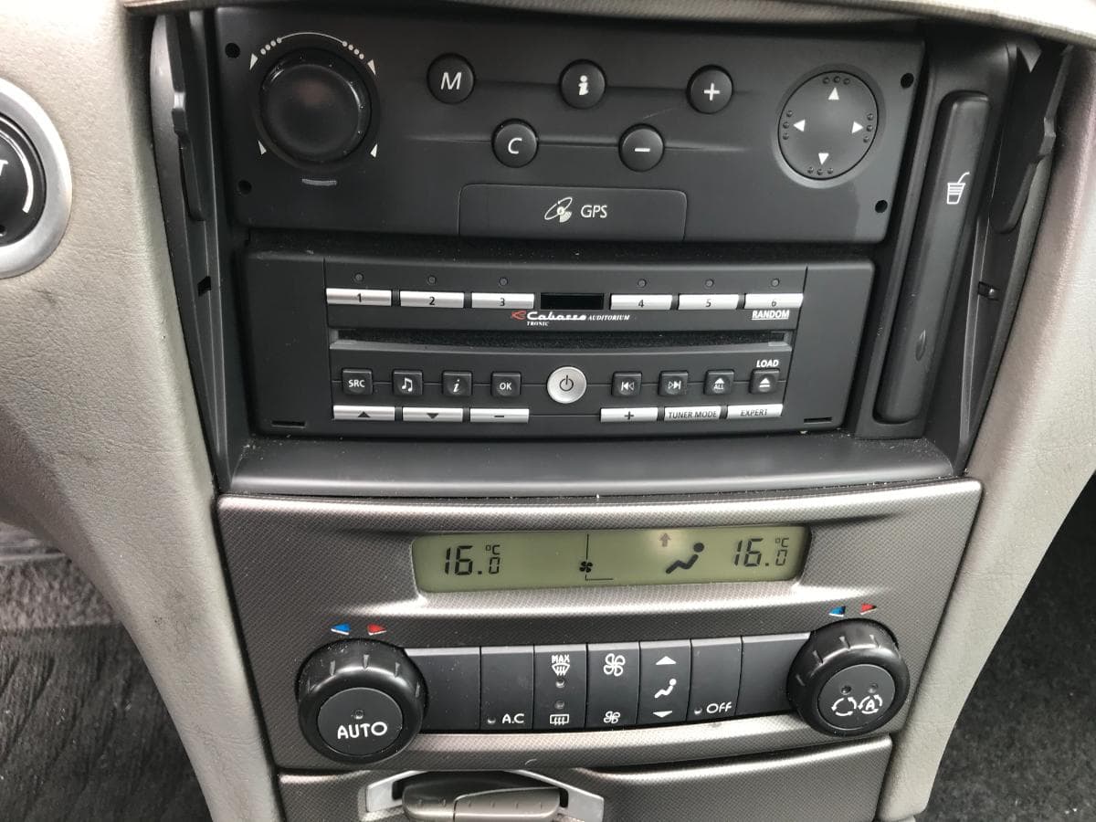 Renault Laguna 2.2 Dci · Caixa Automática — image 19