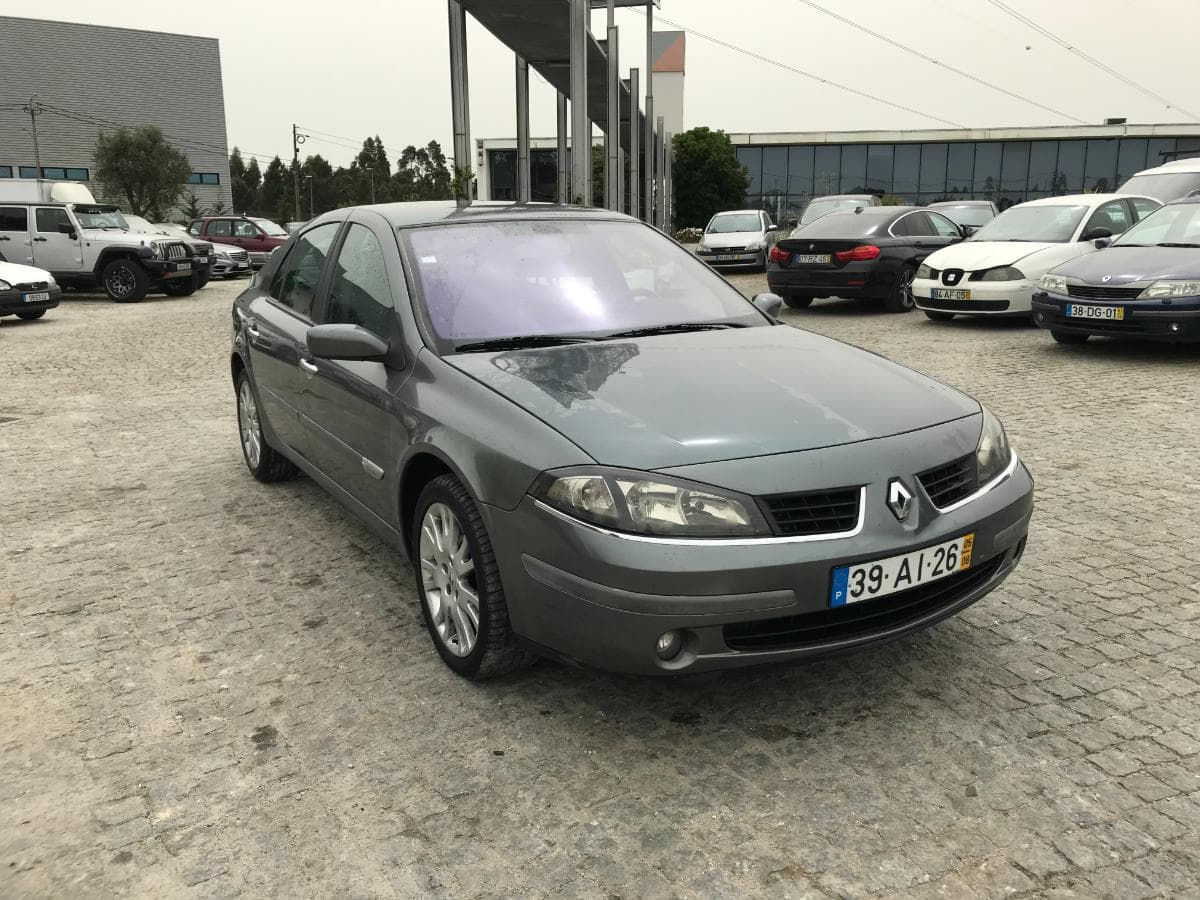 Renault Laguna 1.9 DCI · Ano 2005 — imagem 1