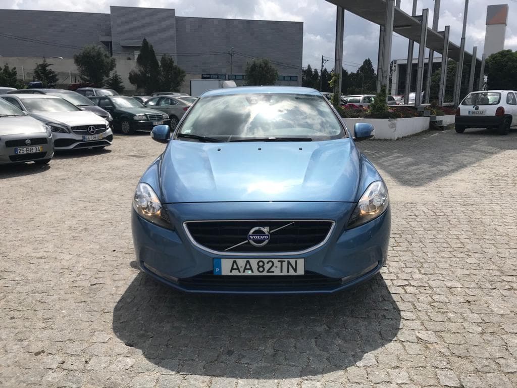 Volvo V40 · Ano 2015 — imagen 2